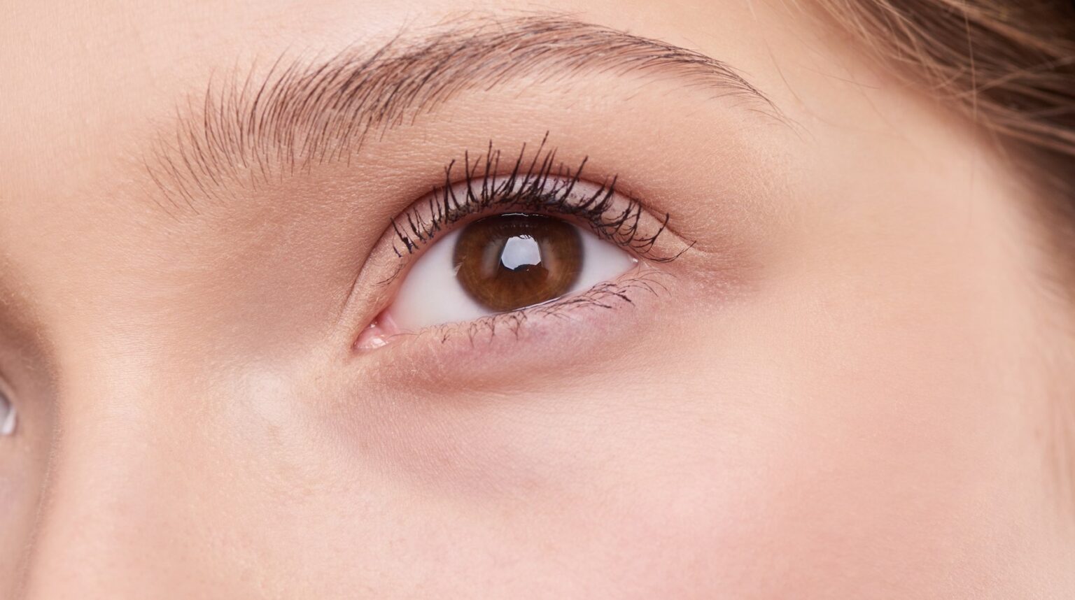 4 Major Causes of Puffiness, Fine Lines, and Dark Circles Around the
